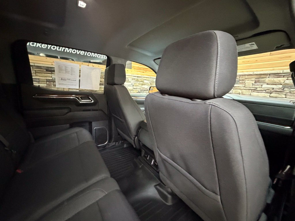 Used 2023 Chevrolet Silverado 1500 LT AWD/4WD image 30