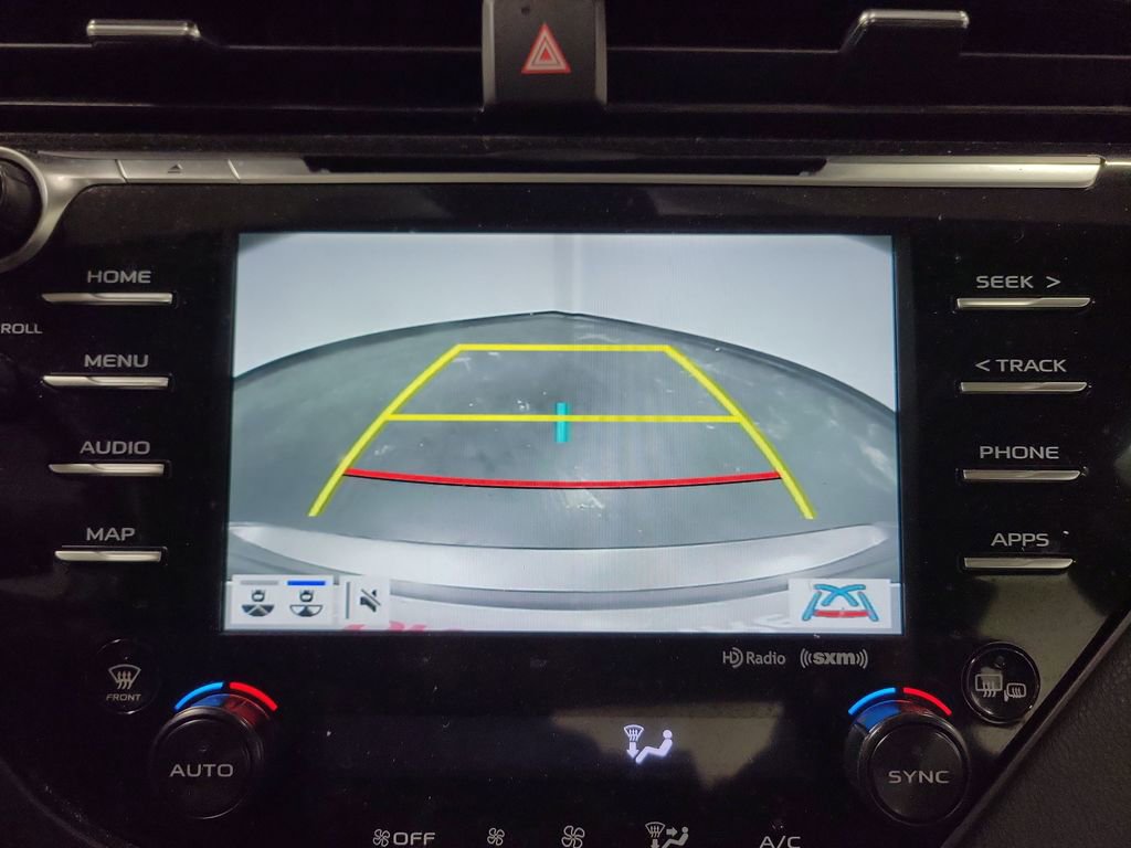 Used 2020 Toyota Camry XLE image 21