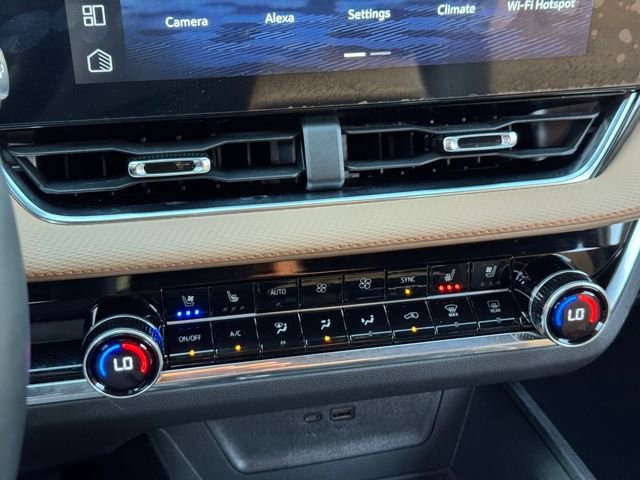 Used 2025 Chevrolet Equinox ACTIV w/ Safety and Technology Package image 14