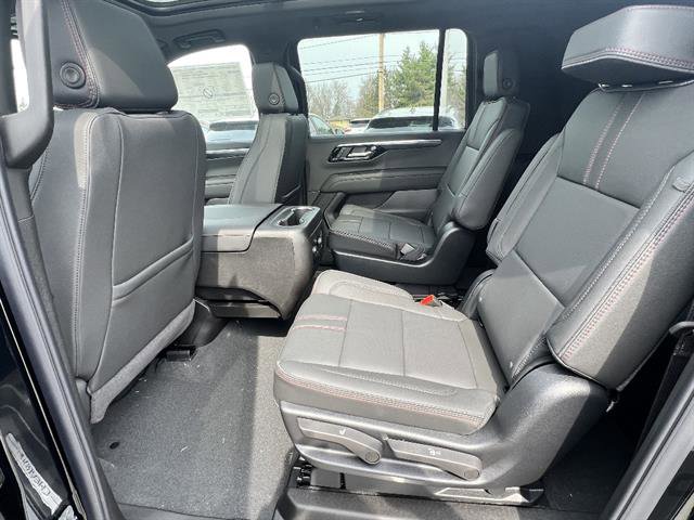 New 2026 Chevrolet Suburban RST w/ RST Capability Package AWD/4WD image 18