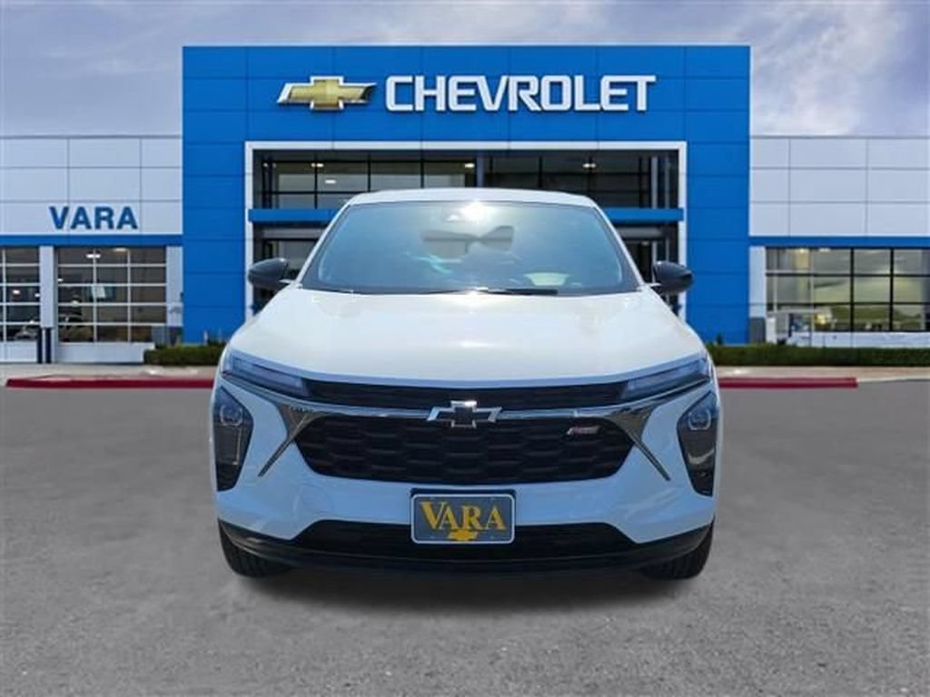 Certified 2025 Chevrolet Trax RS w/ Sunroof Package FWD image 8