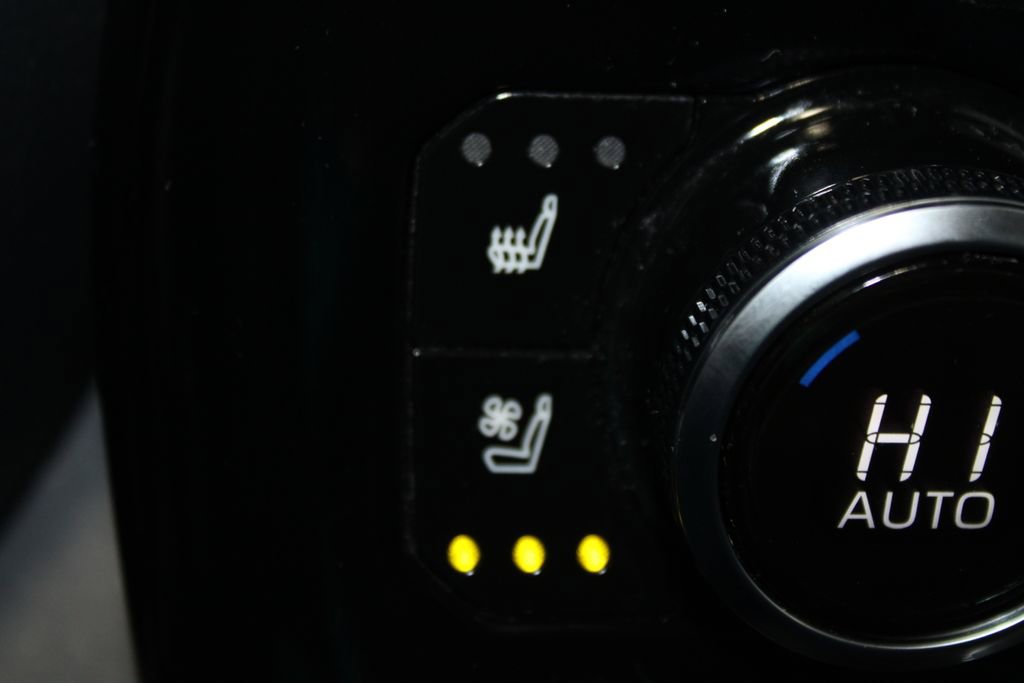 Used 2021 Toyota Highlander Limited AWD/4WD image 33