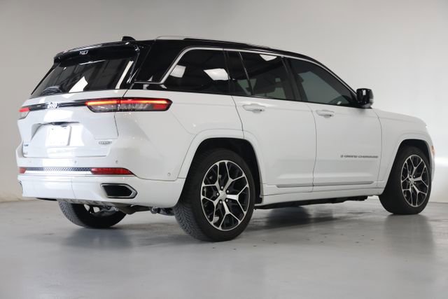 Used 2022 Jeep Grand Cherokee Summit AWD/4WD image 15