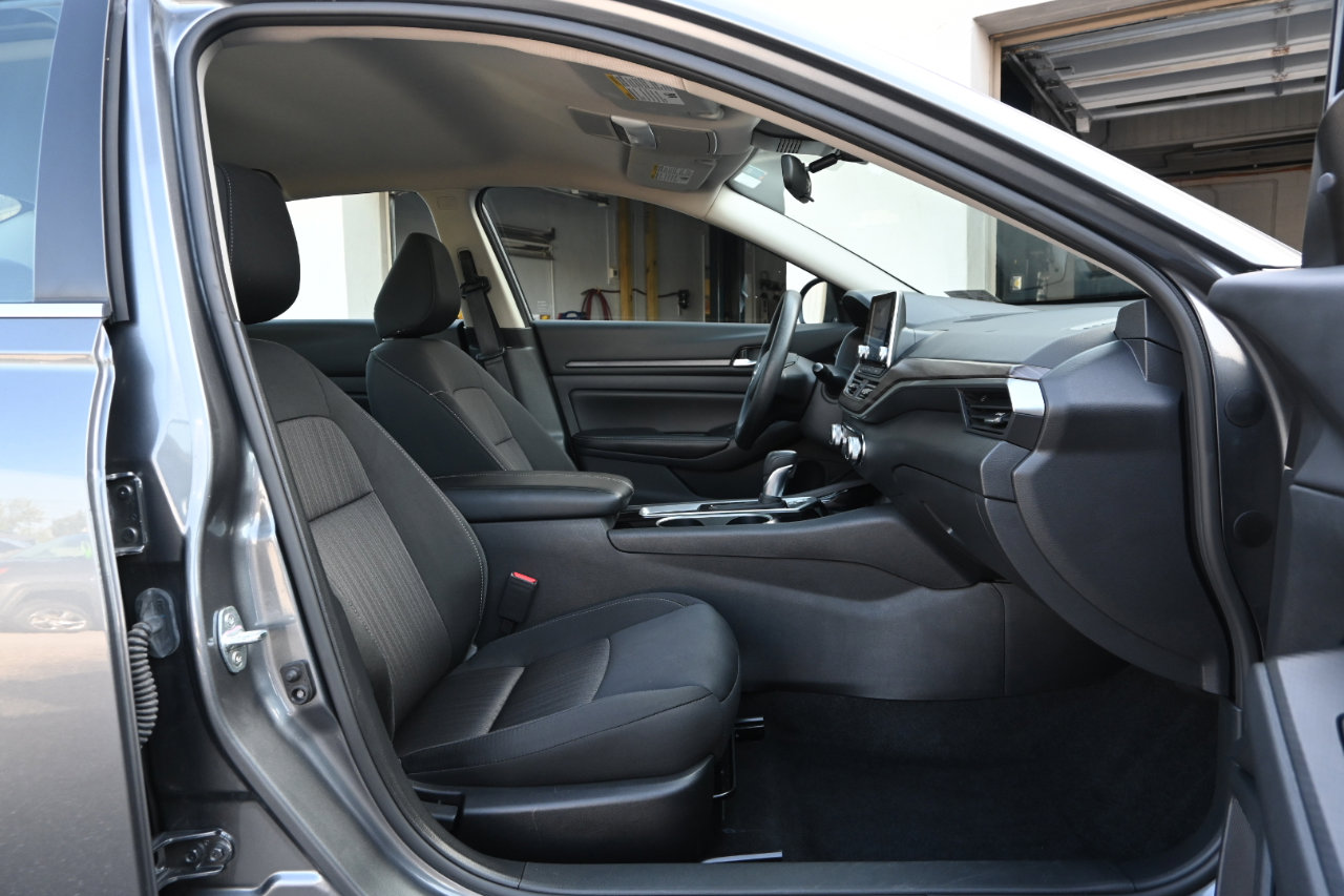 Used 2024 Nissan Altima 2.5 SV image 28