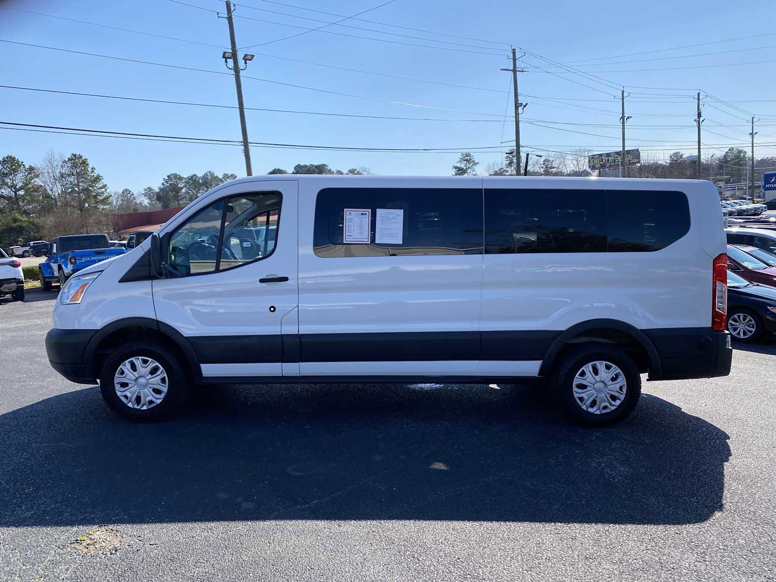 Used 2019 Ford Transit 350 XLT image 9