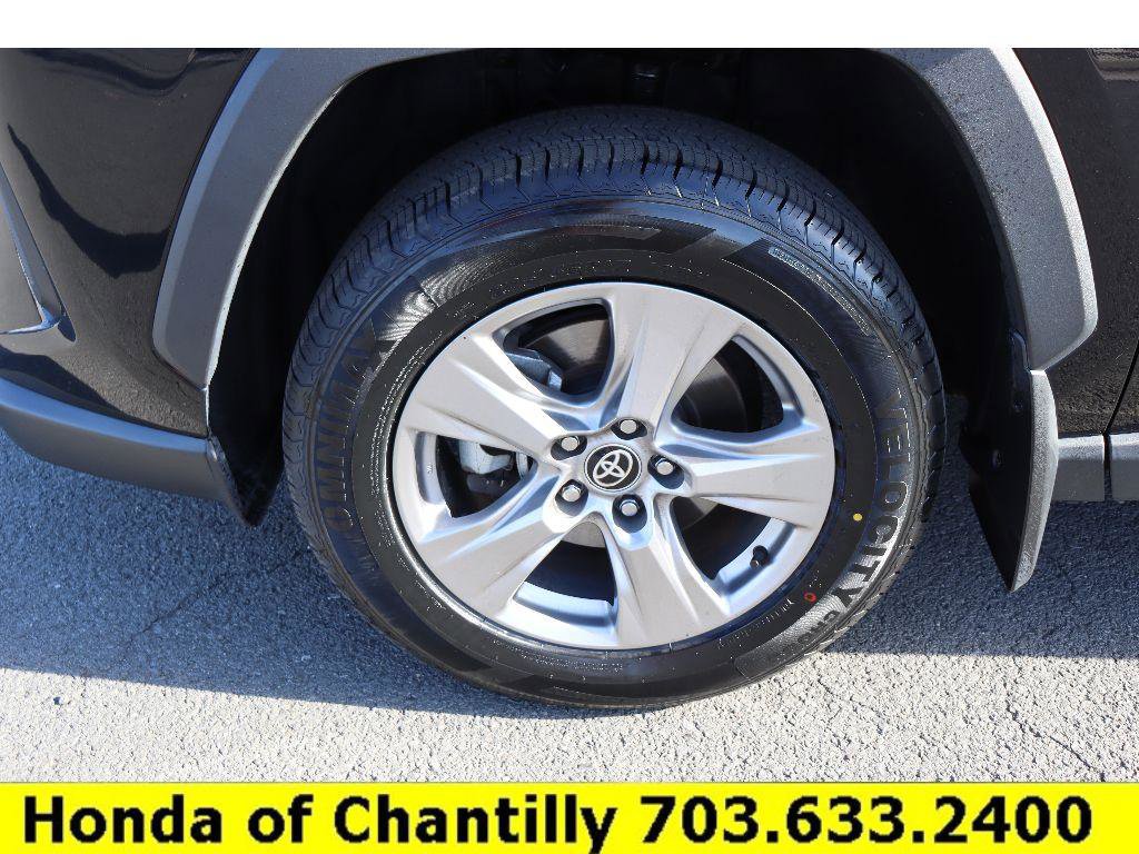 Used 2022 Toyota RAV4 XLE image 29