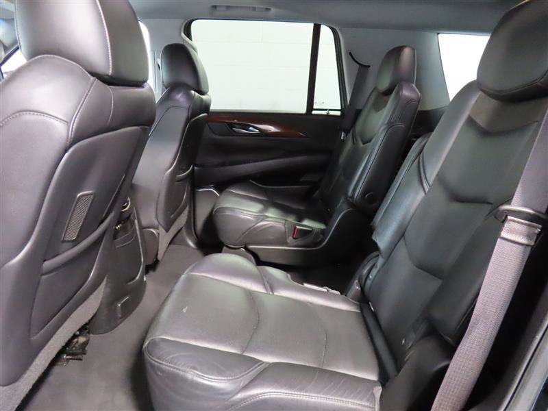 Used 2016 Cadillac Escalade Luxury RWD image 34