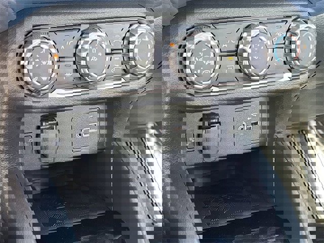 Certified 2025 Nissan Versa SV w/ Trunk Package image 17