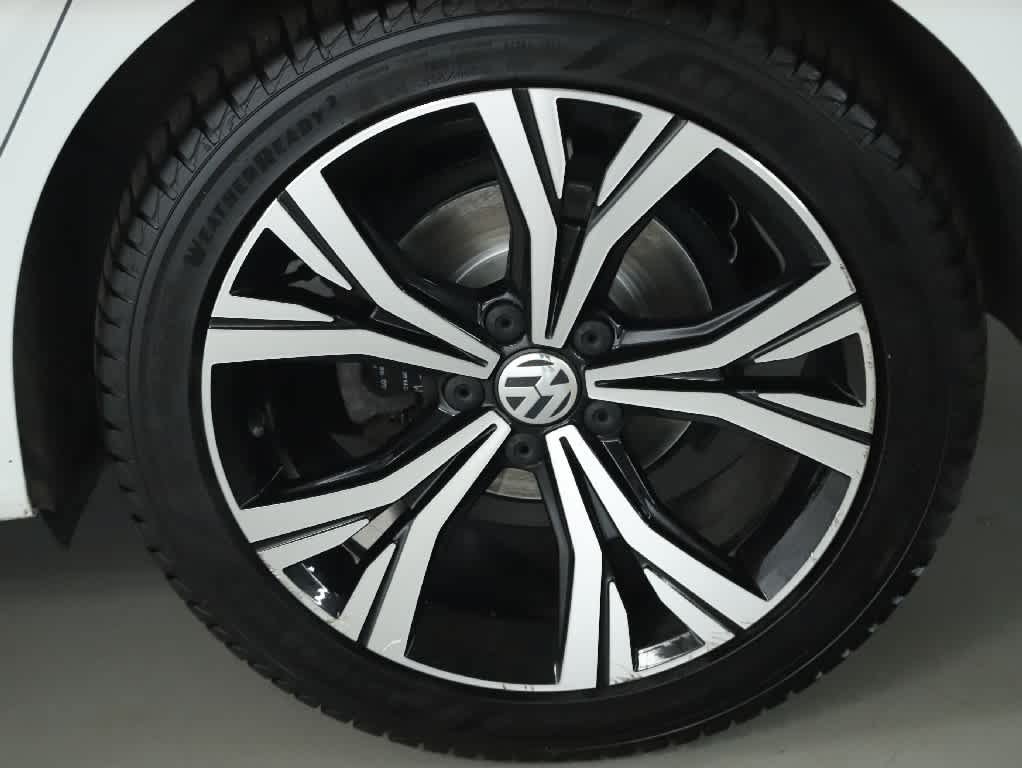 Certified 2022 Volkswagen Passat 2.0T SE FWD image 39