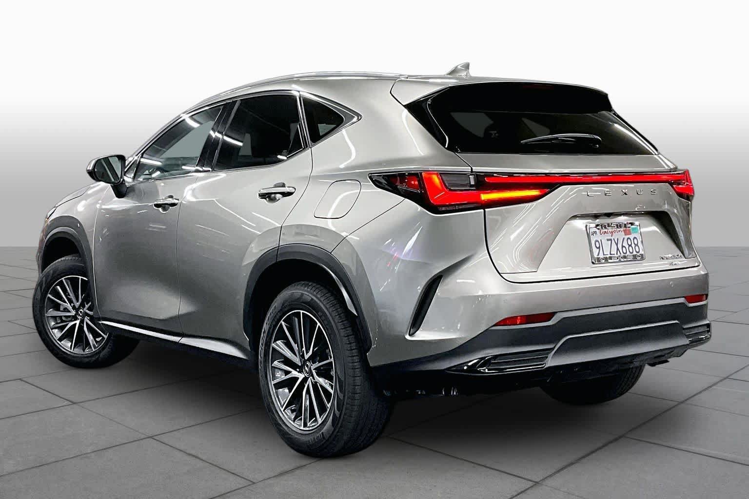 Used 2024 Lexus NX 350h AWD w/ Vision Package image 12