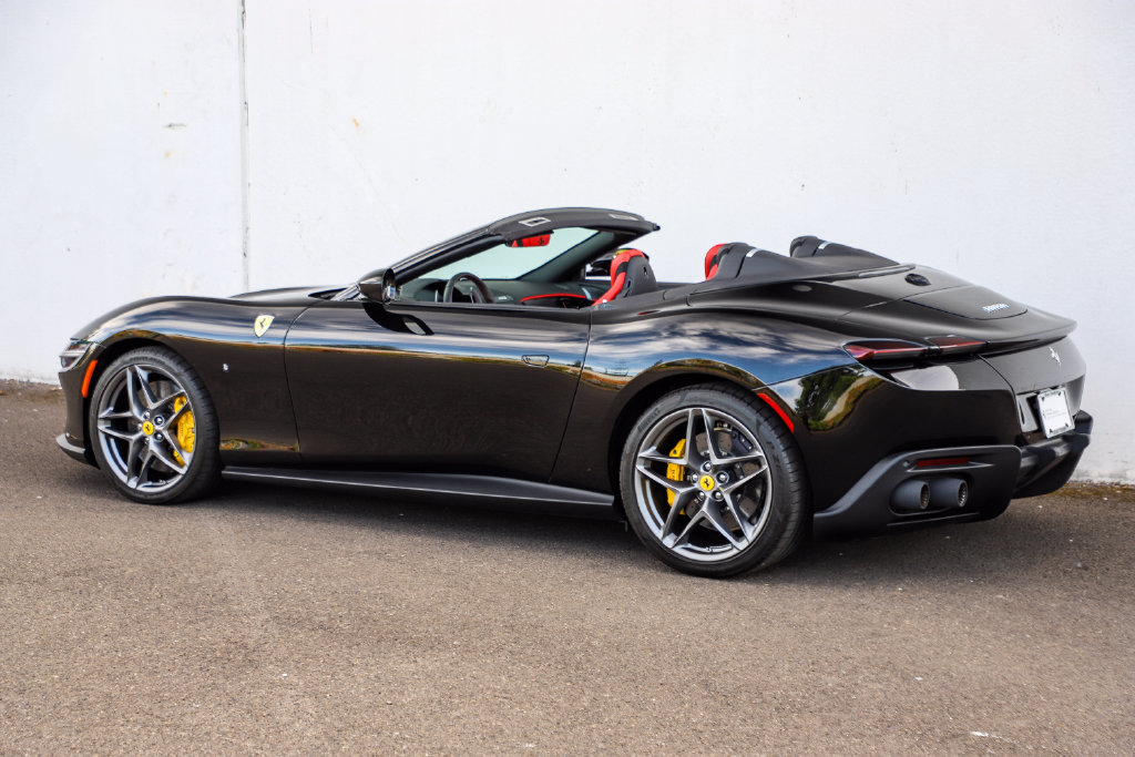 Certified 2025 Ferrari Roma Spider RWD image 9