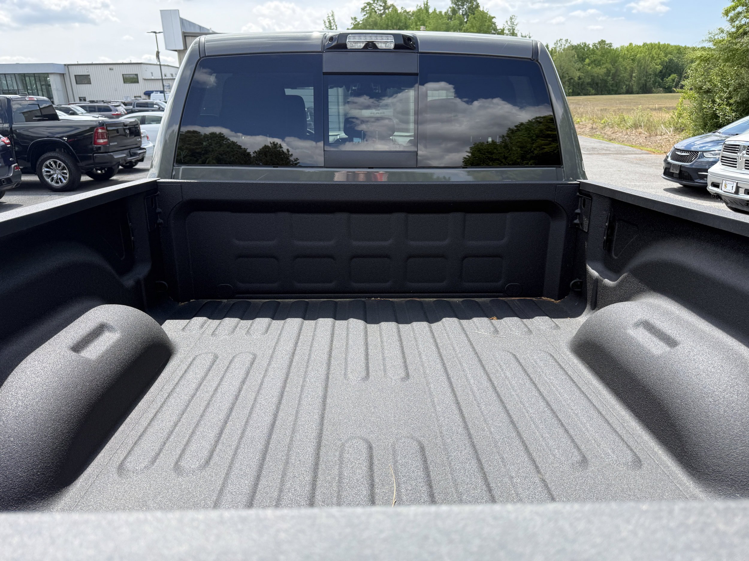 New 2026 RAM 2500 Laramie AWD/4WD image 7