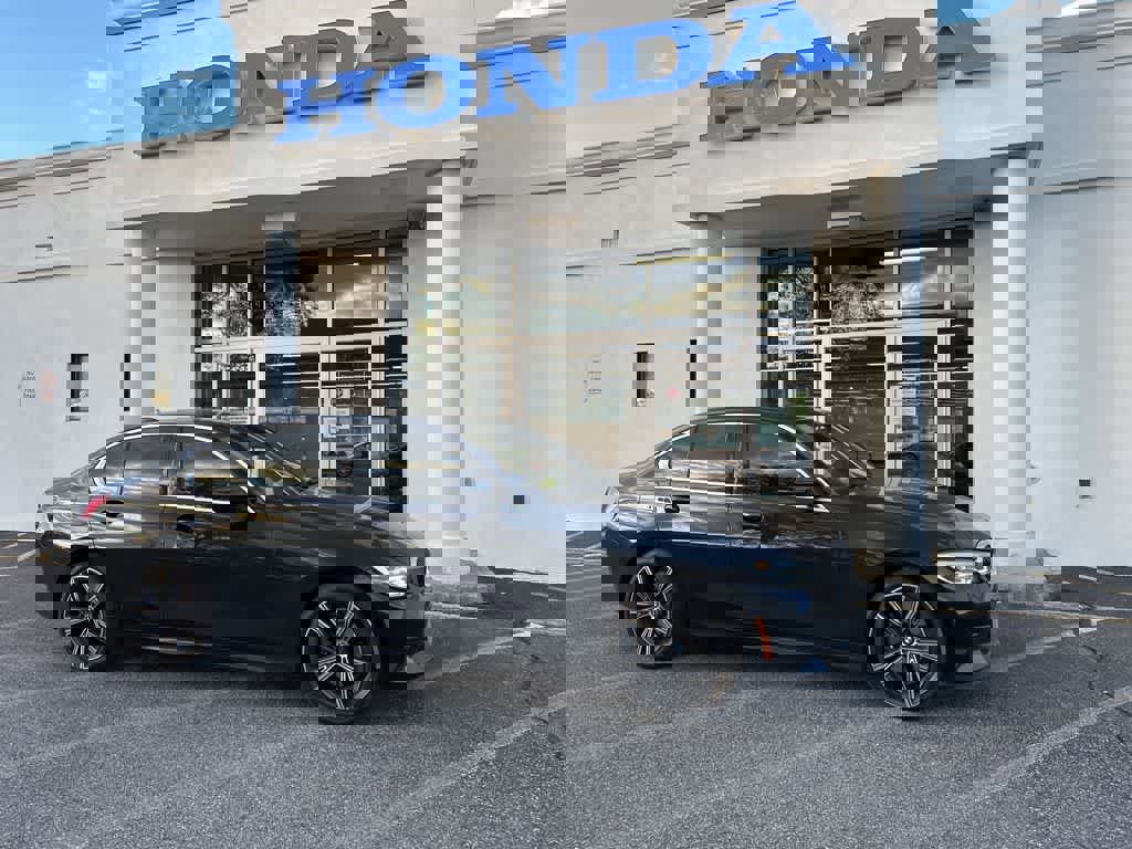 Used 2021 BMW 330e xDrive w/ Premium Package image 12