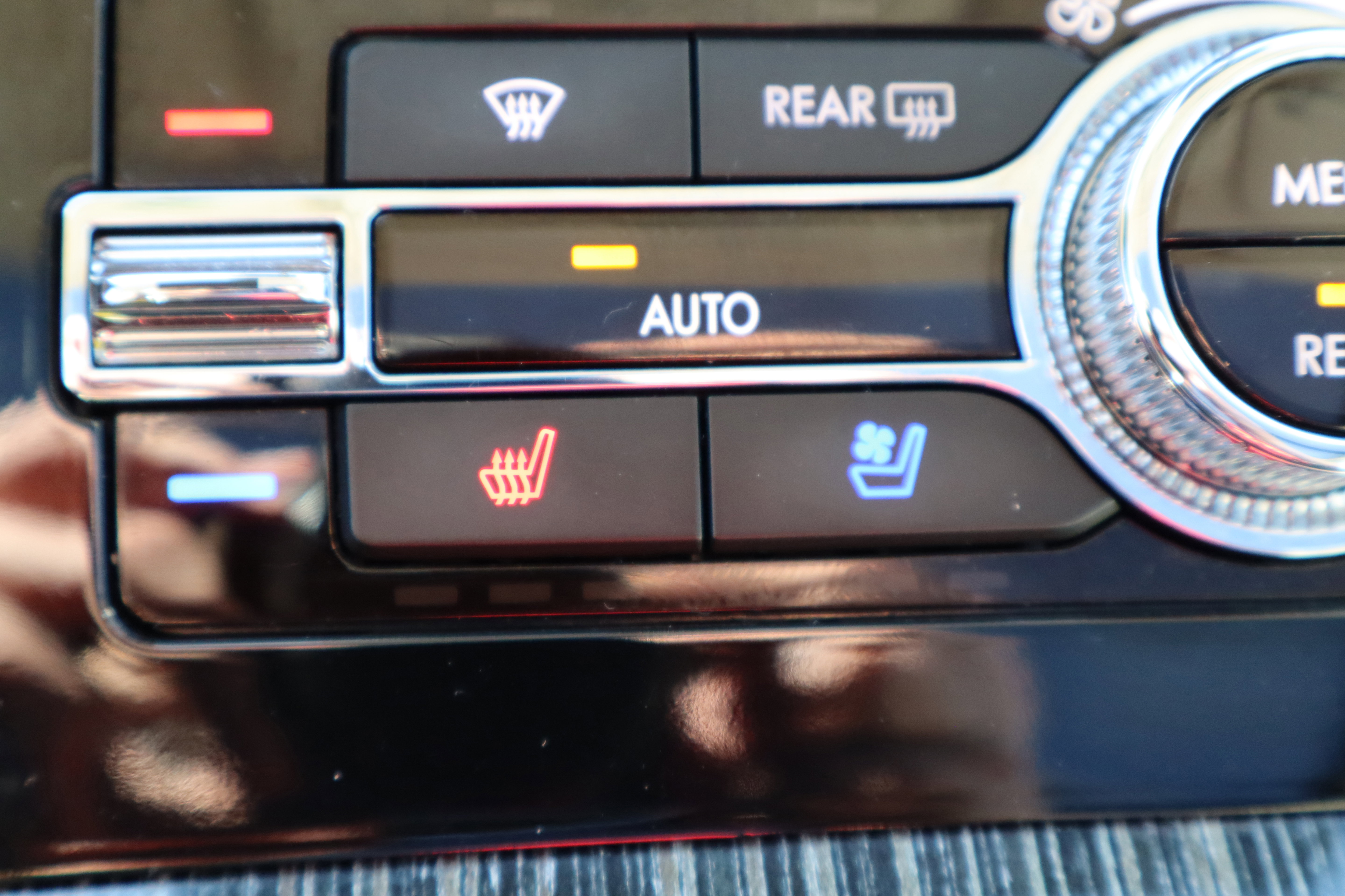 Used 2024 Lincoln Navigator L Black Label AWD/4WD image 27
