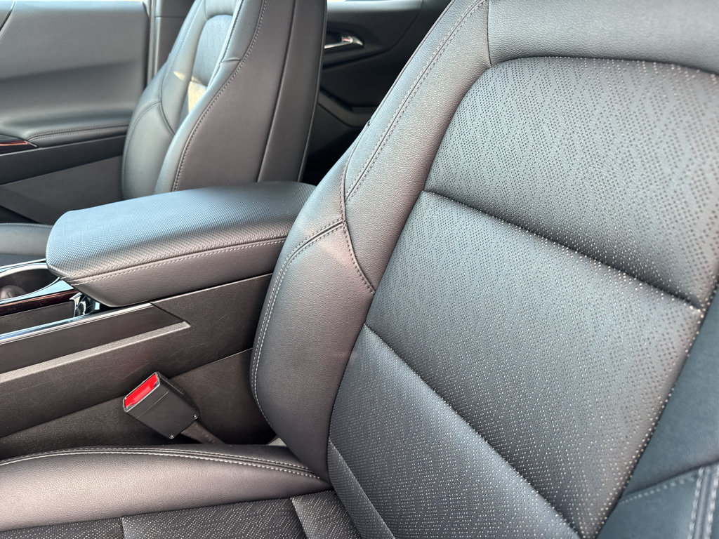 Used 2025 Chevrolet Equinox LT w/ Convenience Package II FWD image 12