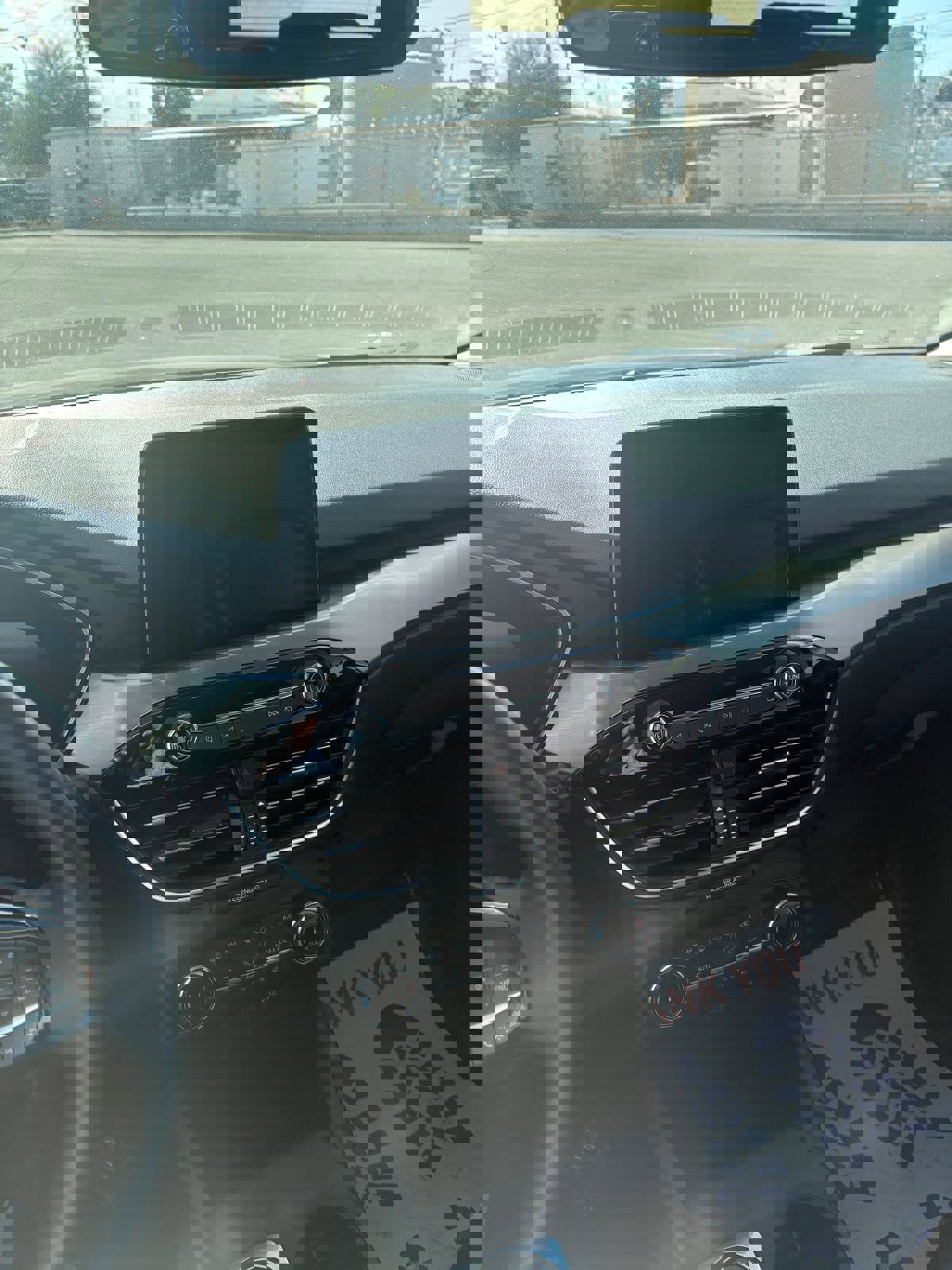 Used 2022 Ford Escape Titanium w/ Class II Trailer Tow Package image 10