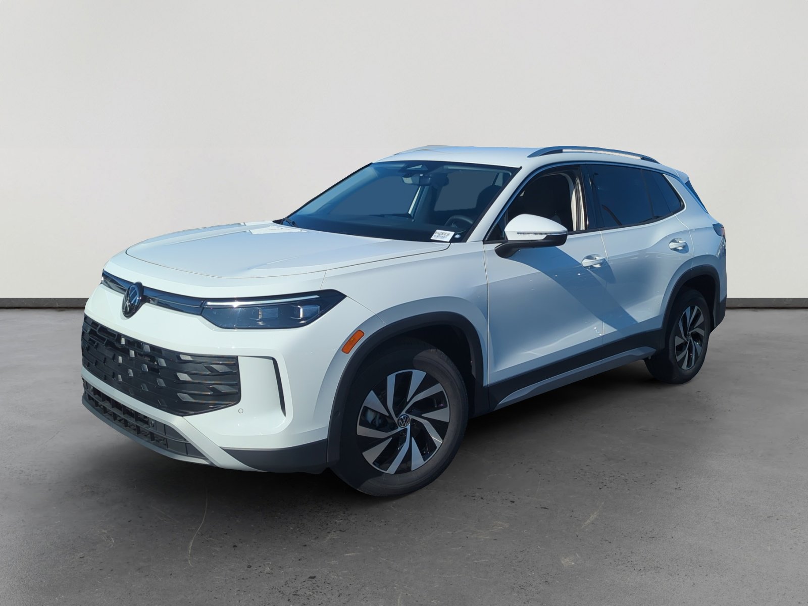 New 2025 Volkswagen Tiguan S image 1