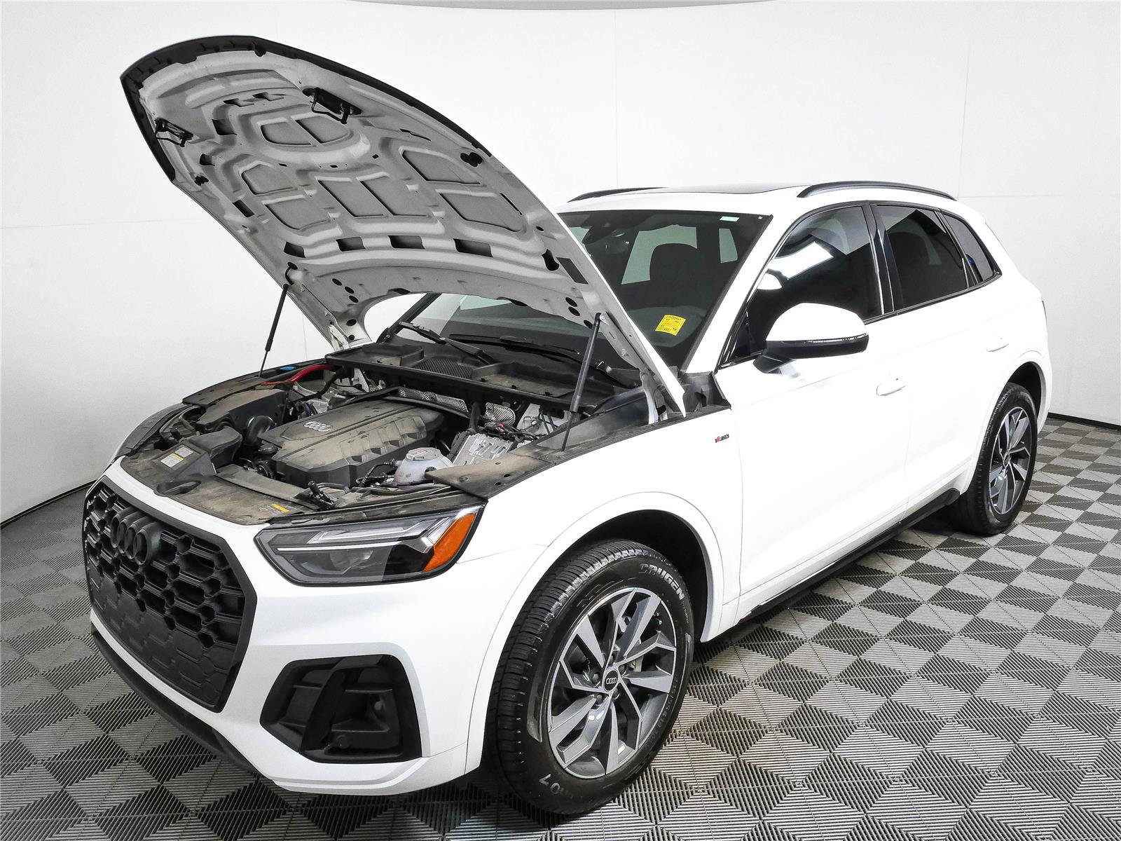 Used 2024 Audi Q5 2.0T Premium w/ Summer of Audi Package AWD/4WD image 31