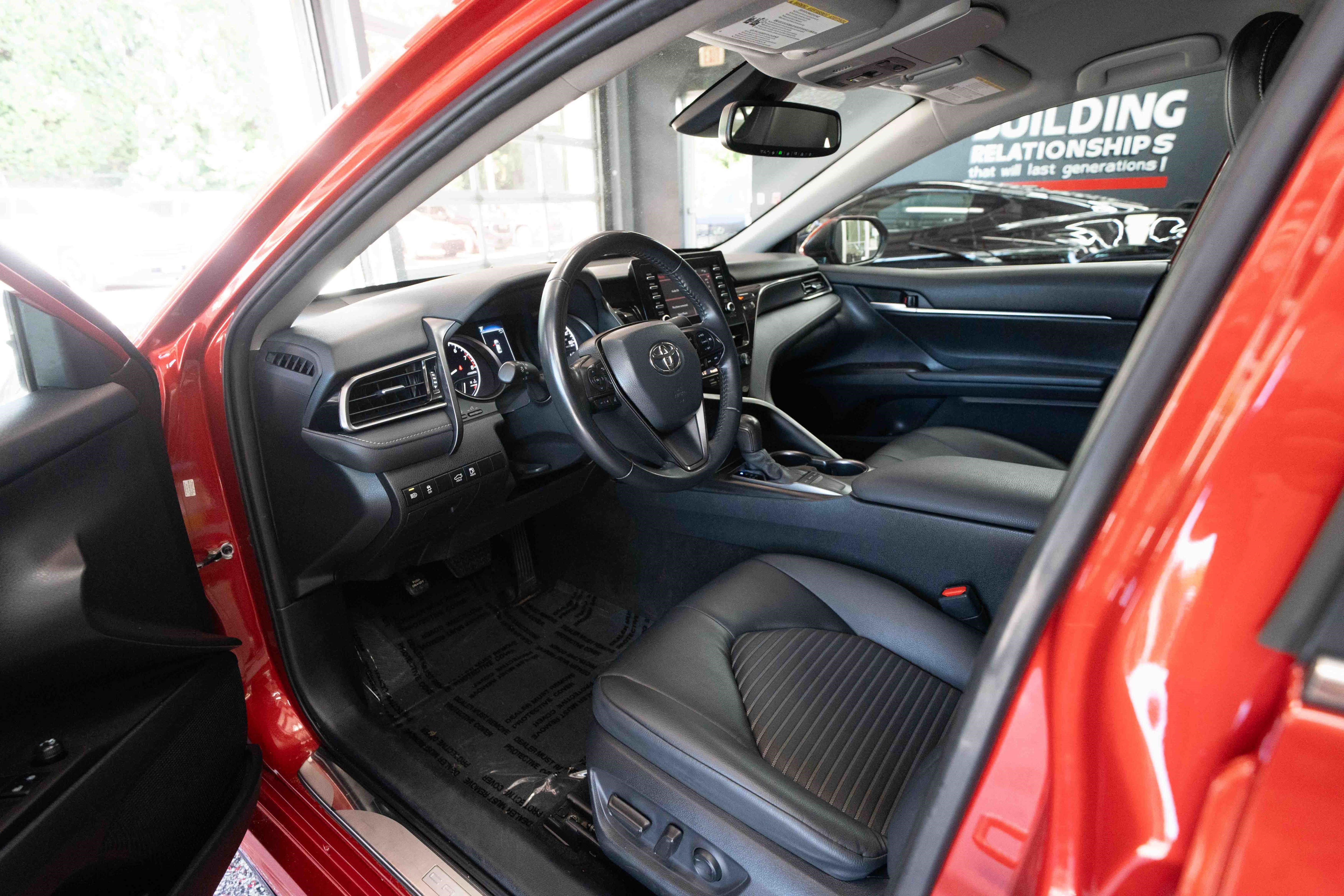 Used 2024 Toyota Camry SE w/ Convenience Package FWD image 8