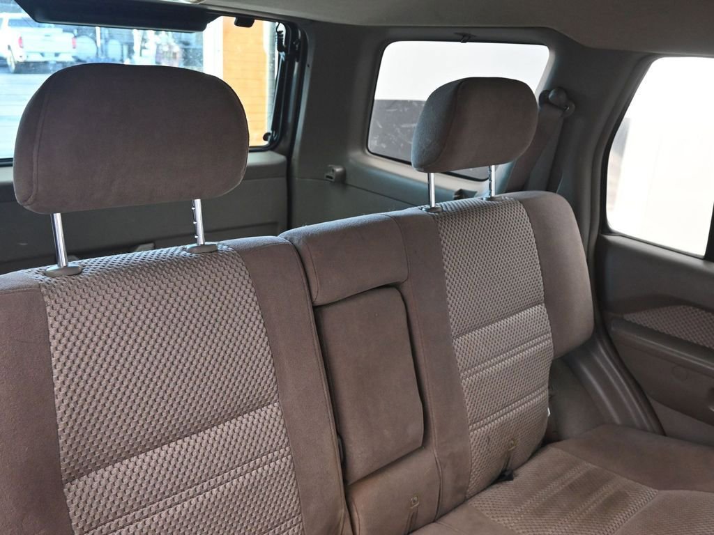 Used 2004 Nissan Pathfinder SE w/ (POP) SE Popular Pkg image 14