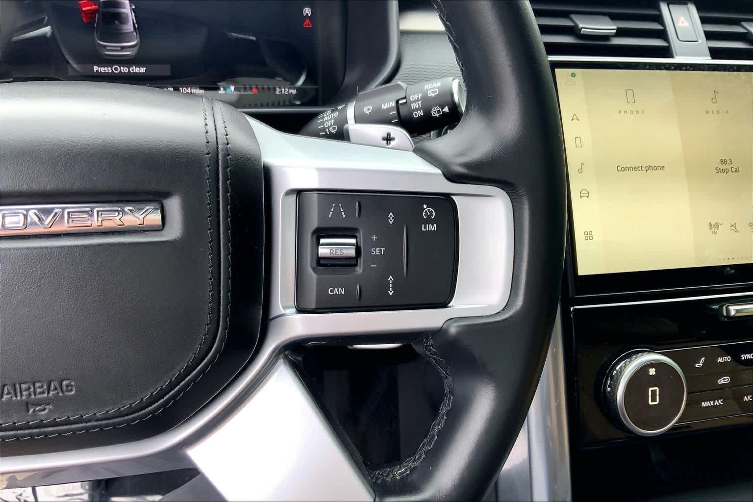 Used 2023 Land Rover Discovery HSE R-Dynamic AWD/4WD image 24