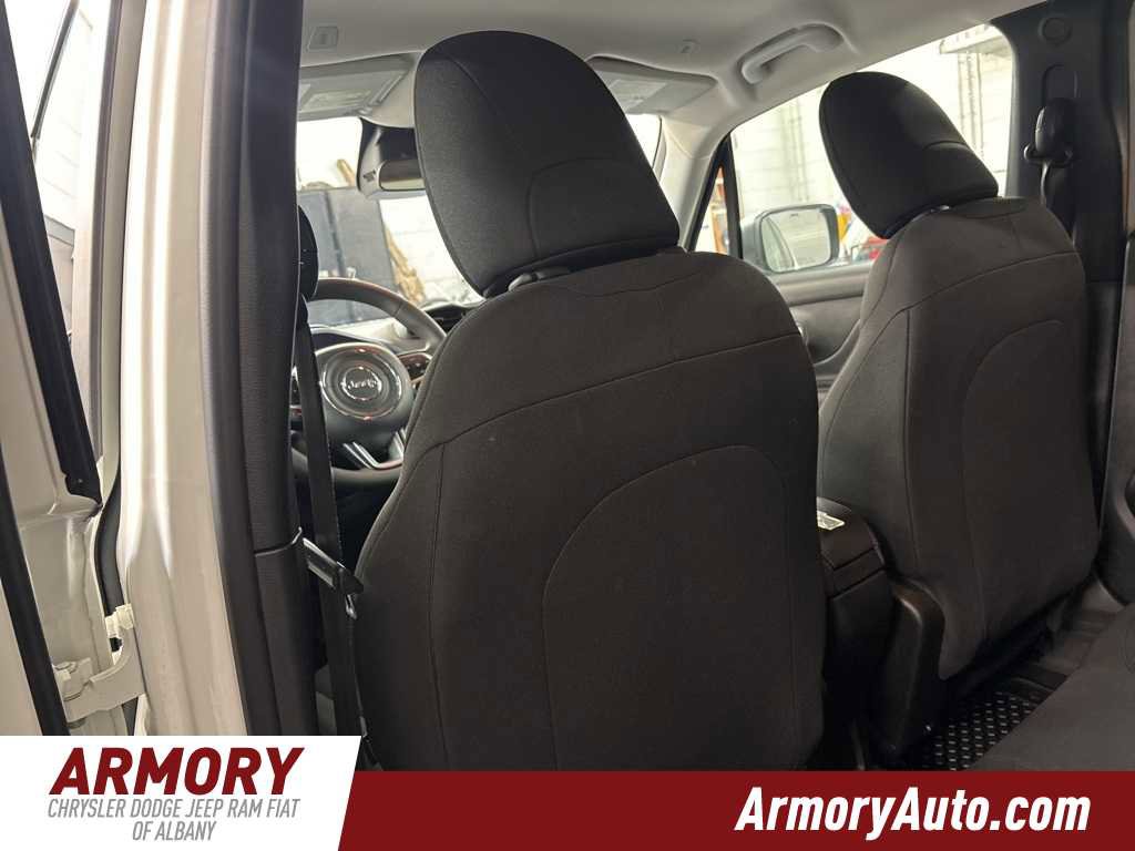 Used 2023 Jeep Renegade Latitude image 26