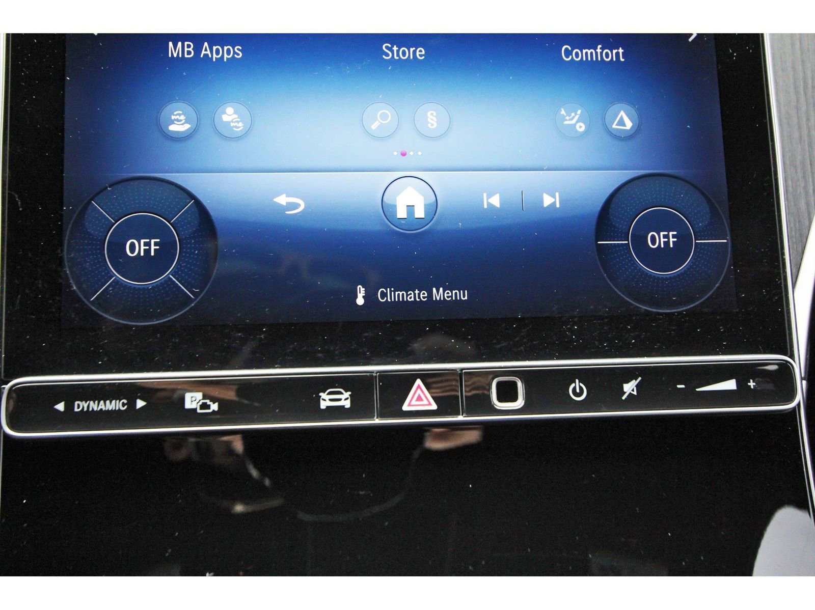 Used 2025 Mercedes-Benz GLC 300 image 28