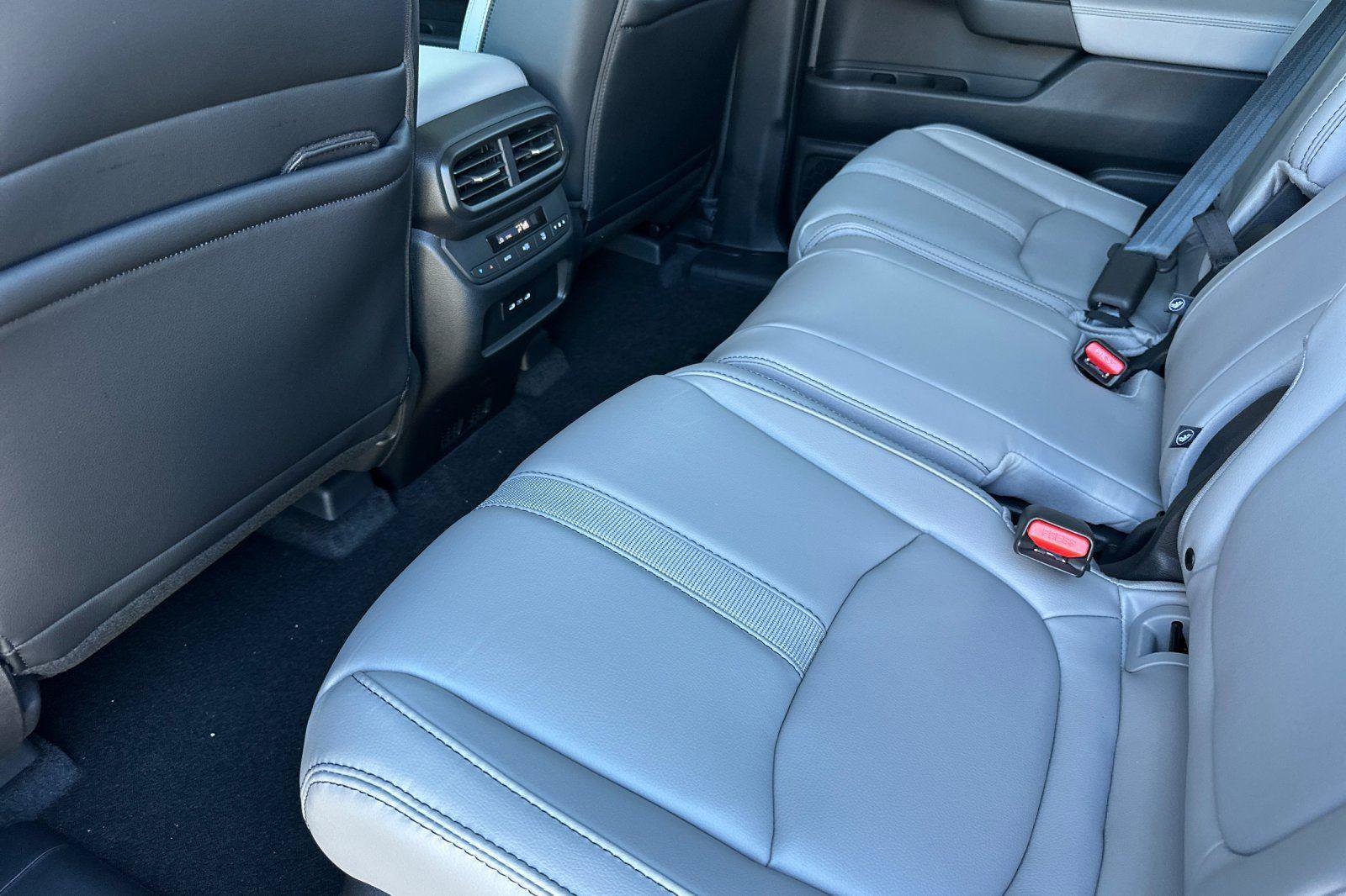 New 2025 Honda Pilot Touring image 13