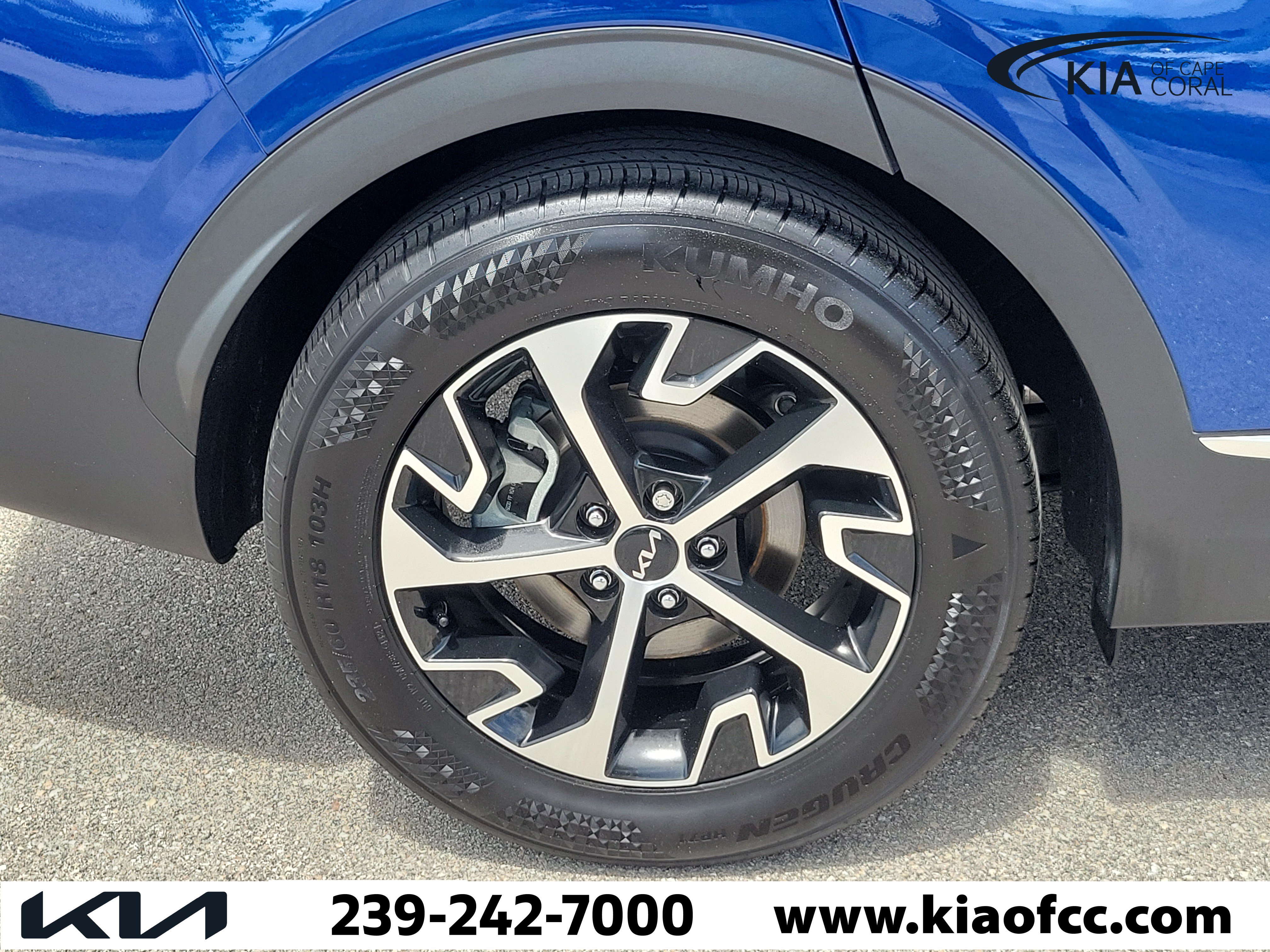 Certified 2025 Kia Sportage EX FWD image 9