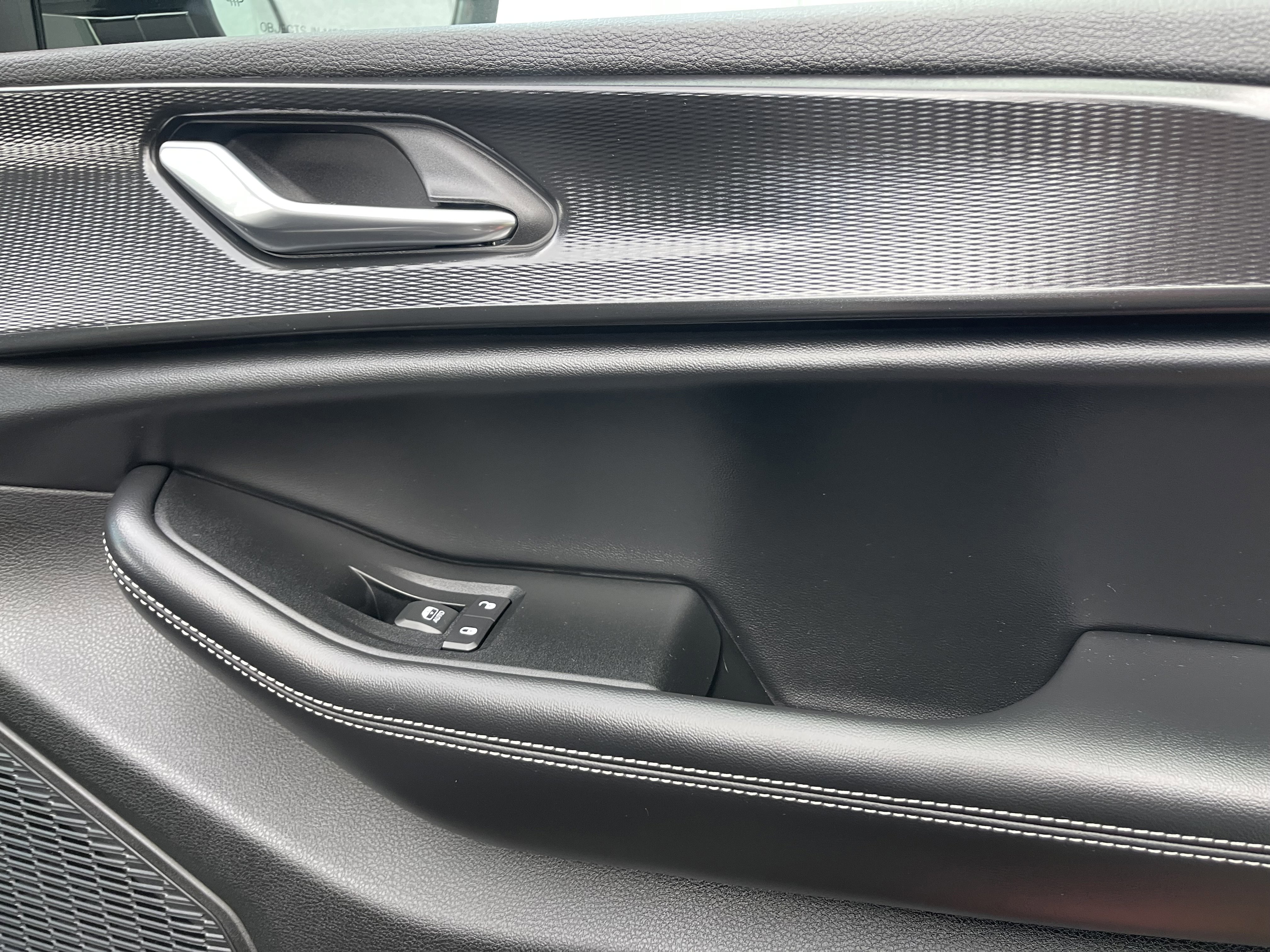 New 2025 Jeep Grand Cherokee Altitude image 33