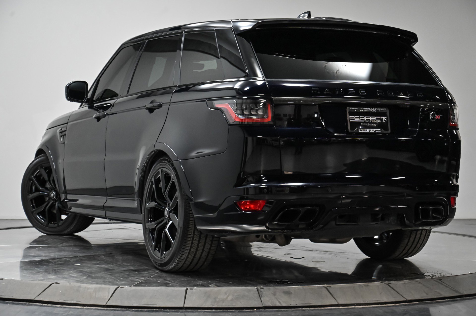 Used 2022 Land Rover Range Rover Sport SVR Carbon Edition image 21
