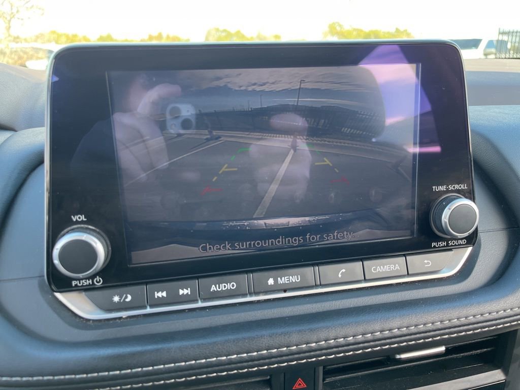 Used 2023 Nissan Rogue SV image 23