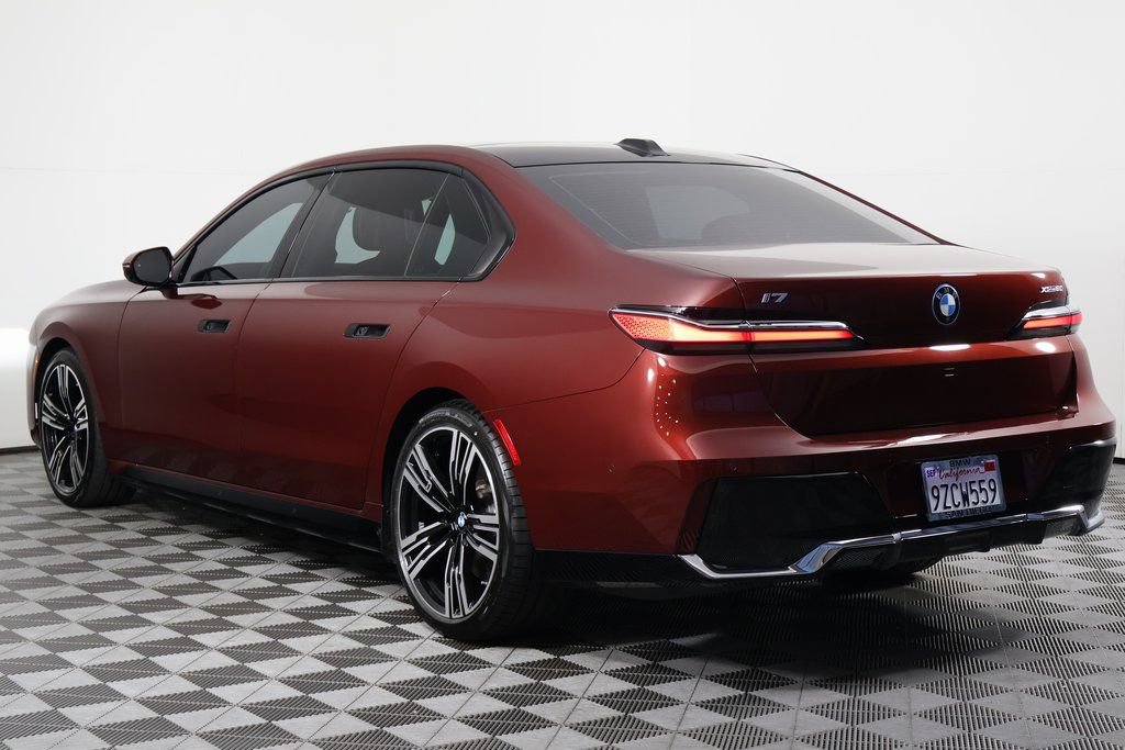 Used 2023 BMW i7 xDrive60 w/ Parking Assistance Package AWD/4WD image 6