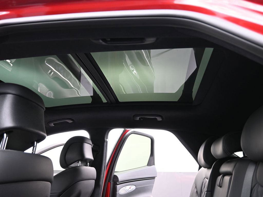 Used 2025 Genesis GV70 3.5T Sport w/ Sport Advanced Package image 11