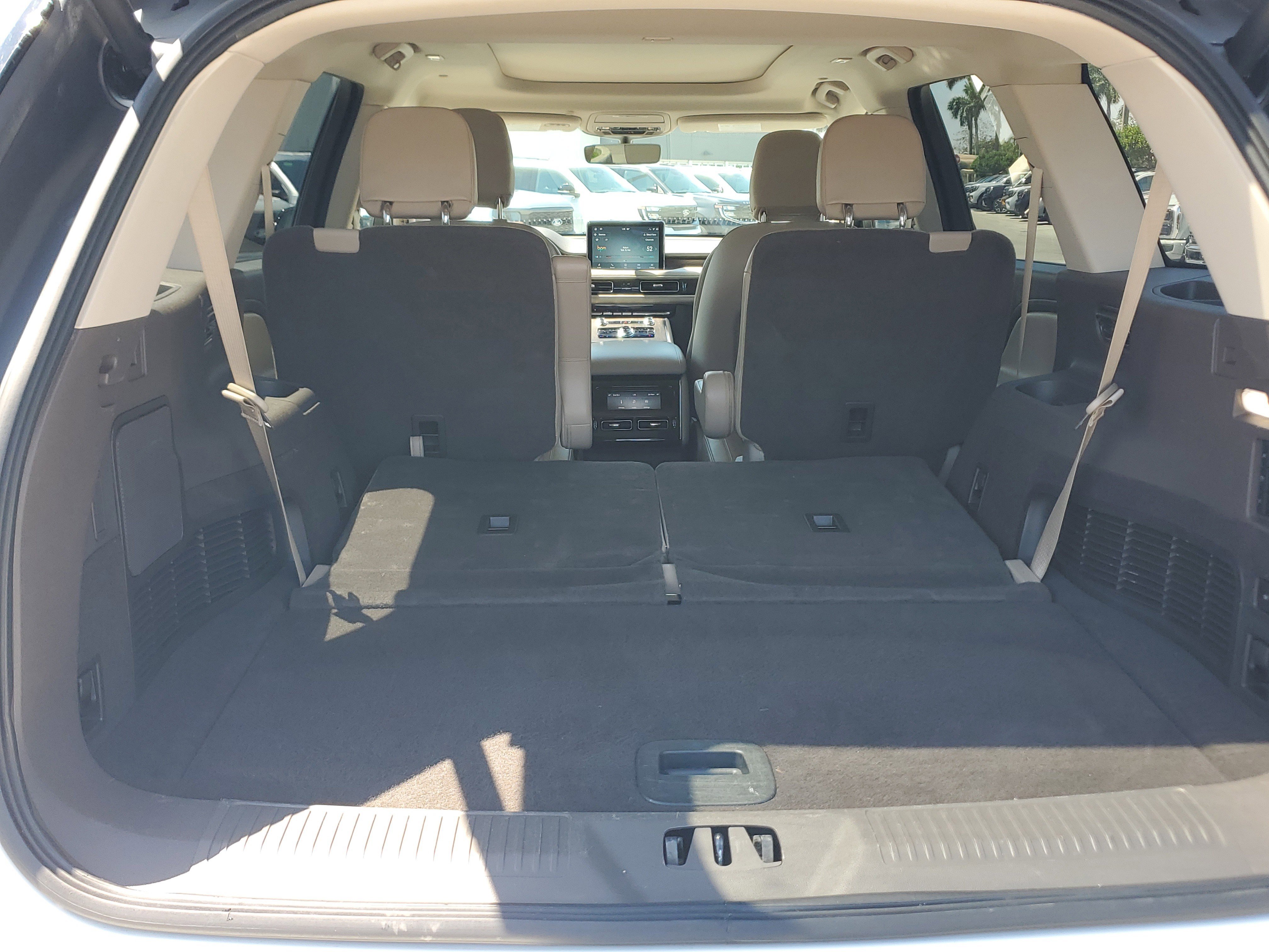 Used 2022 Lincoln Aviator Reserve image 16