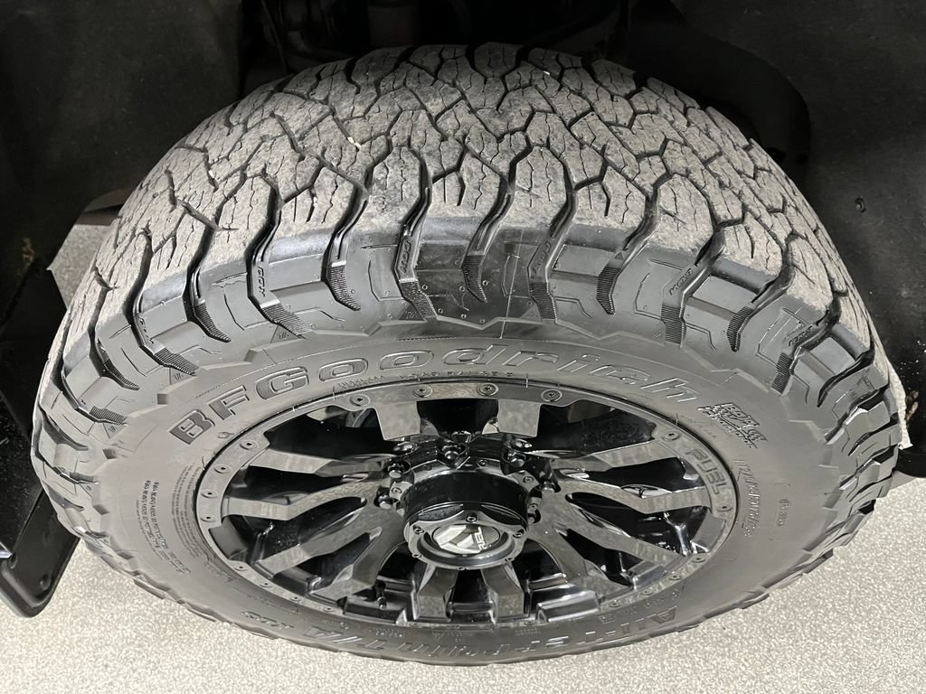 Used 2024 GMC Sierra 2500 AT4 w/ AT4 Premium Plus Package AWD/4WD image 18
