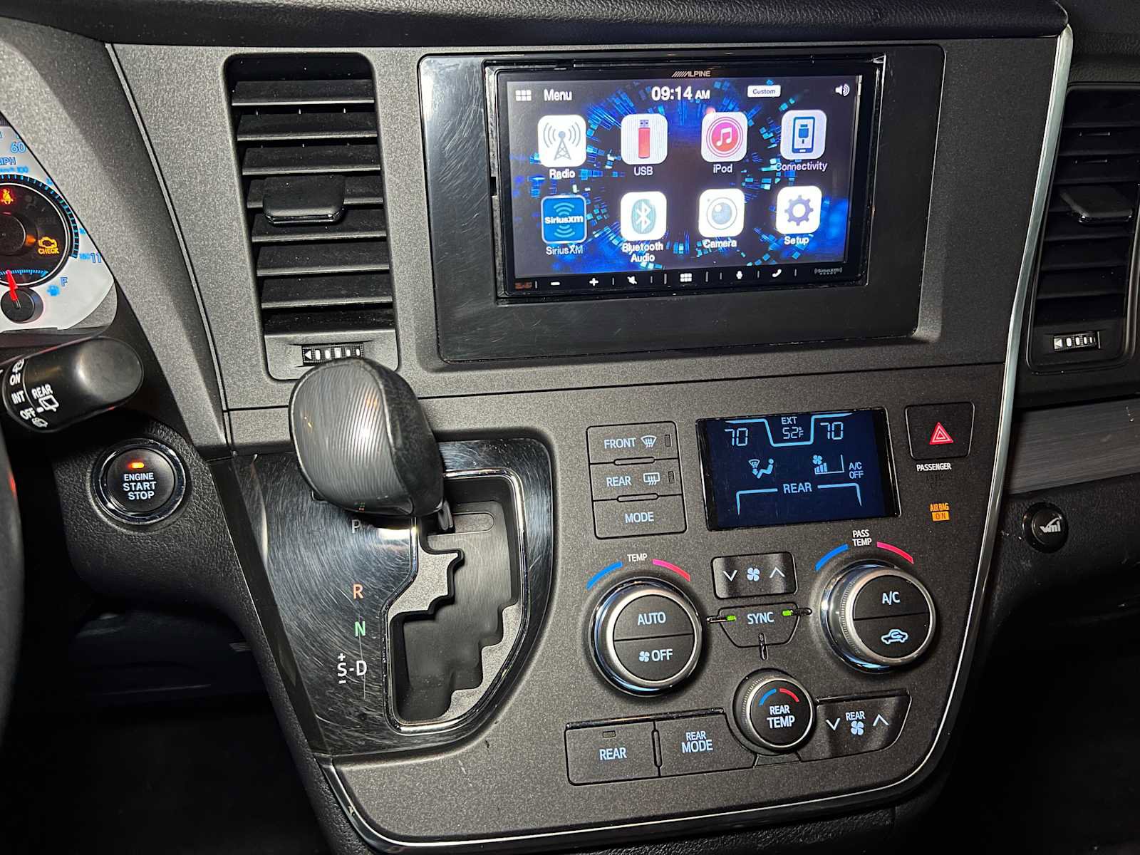 Used 2015 Toyota Sienna SE w/ SE Preferred Package image 31