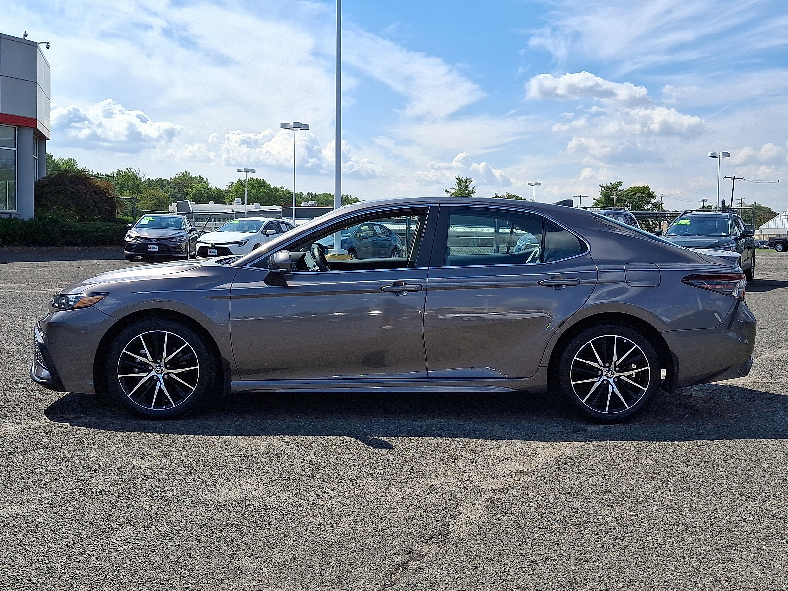 Certified 2023 Toyota Camry SE image 4