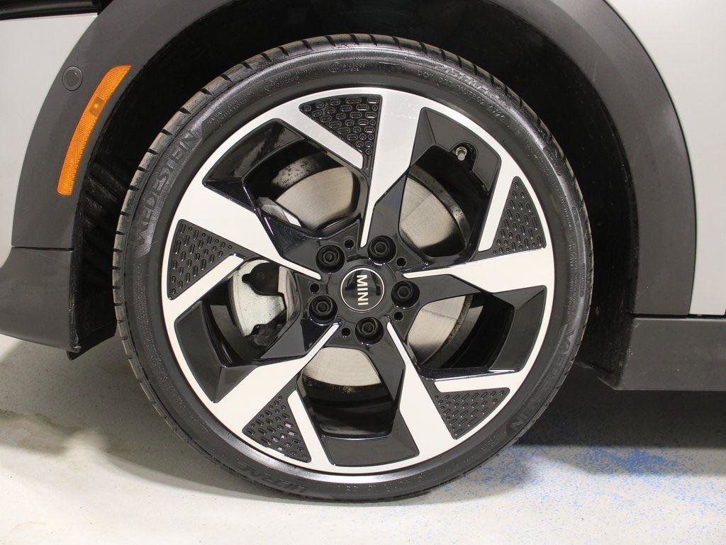 Certified 2025 MINI Cooper S image 20