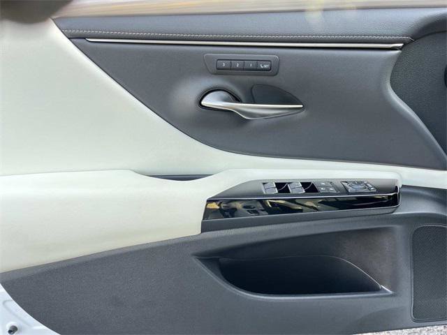 Certified 2022 Lexus ES 350 F Sport image 27