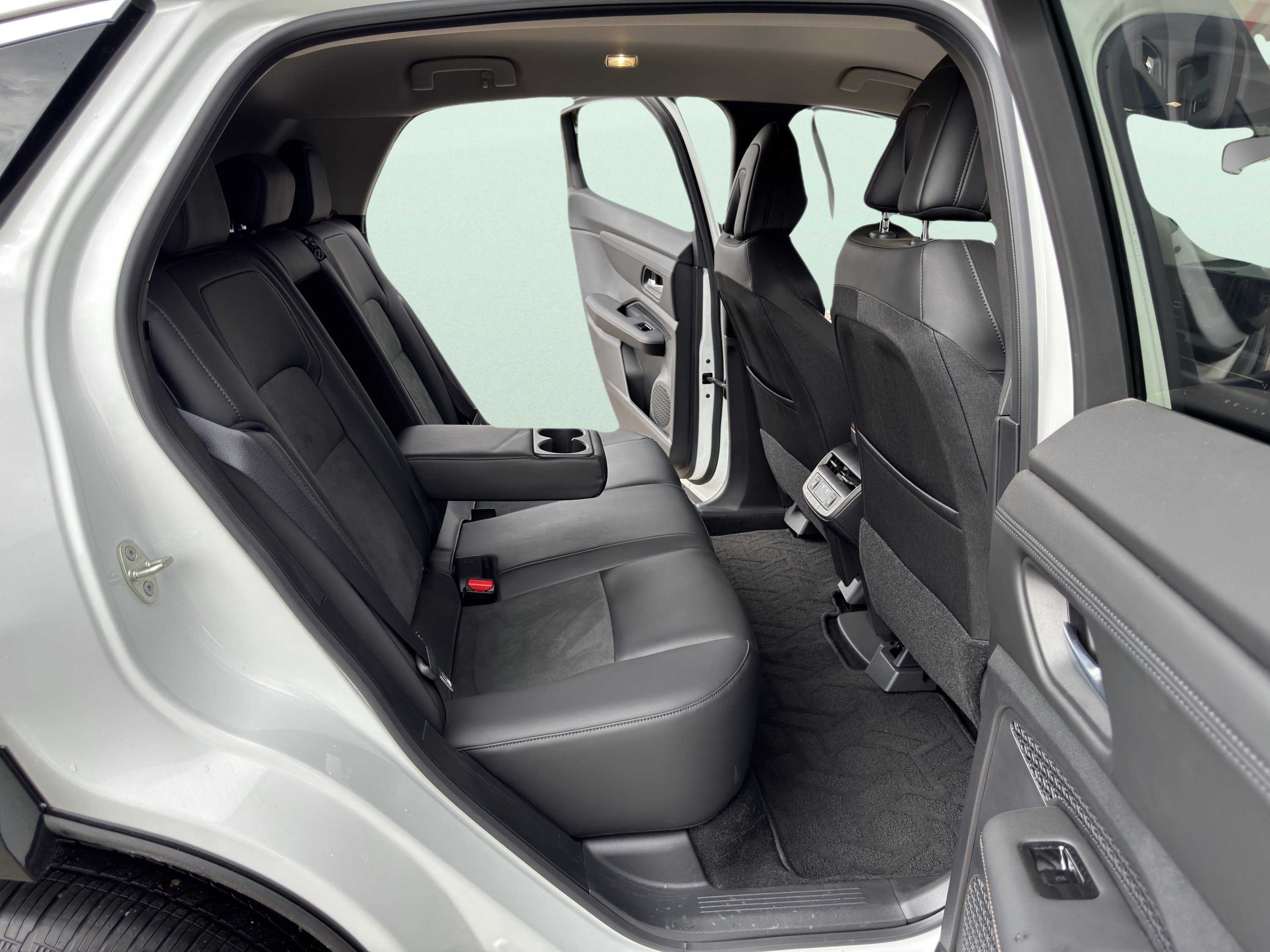 Used 2025 Nissan Ariya FWD image 49