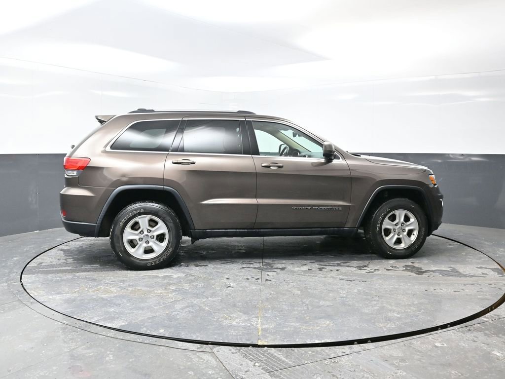 Used 2017 Jeep Grand Cherokee Laredo w/ Quick Order Package 23E image 2