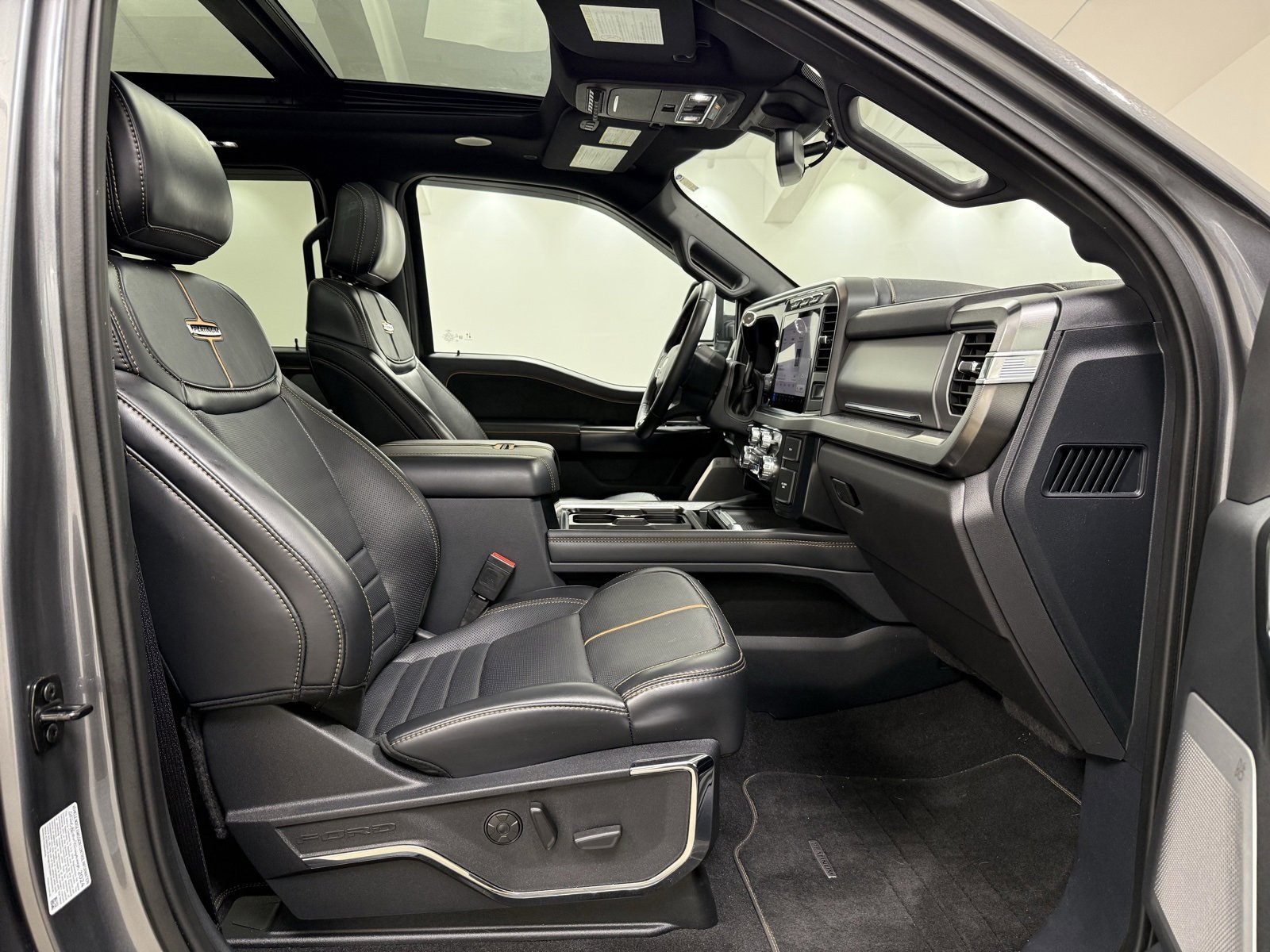 Used 2024 Ford F350 Platinum image 34