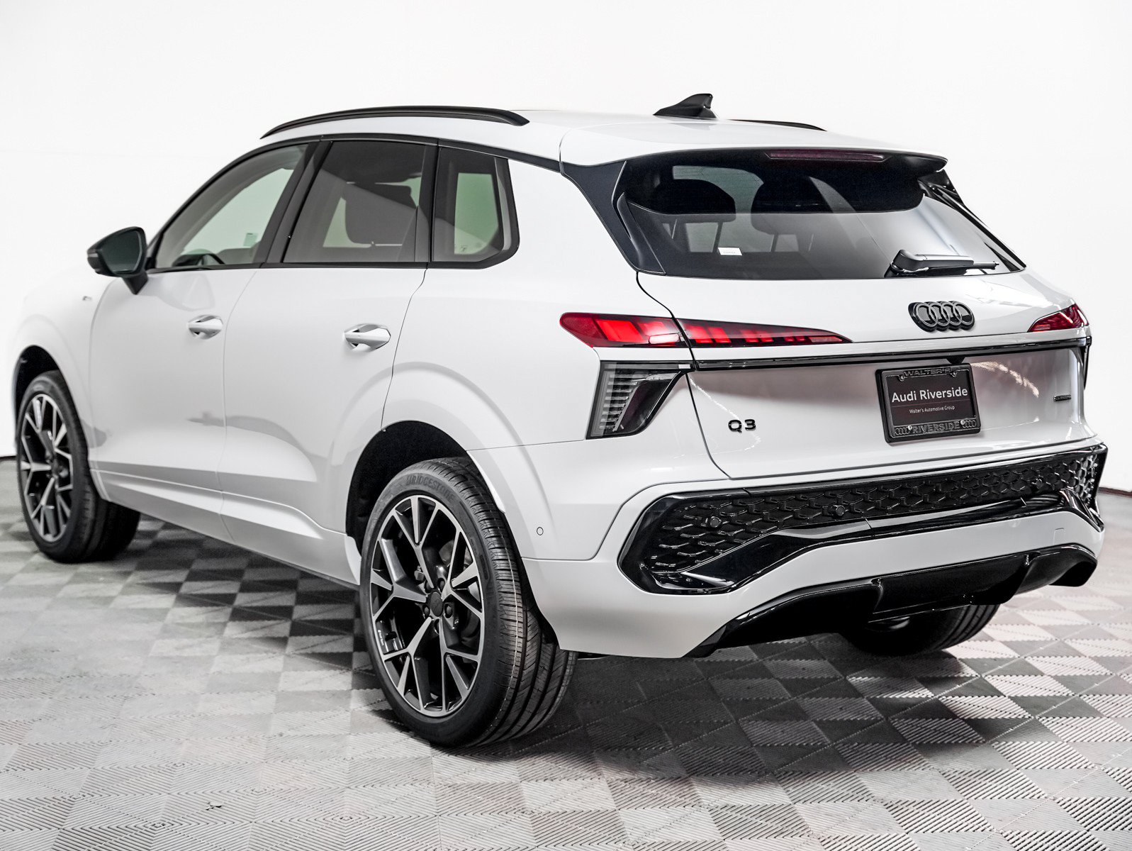 New 2026 Audi Q3 quattro 2.0T AWD/4WD image 2