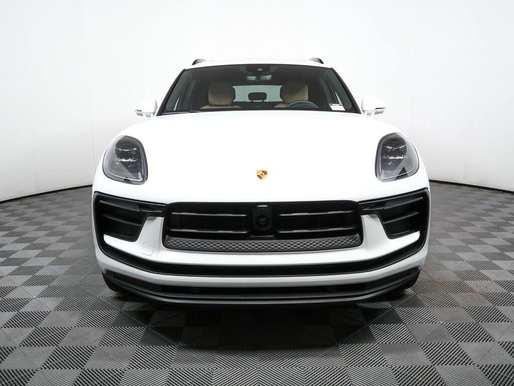 Certified 2026 Porsche Macan AWD/4WD image 36
