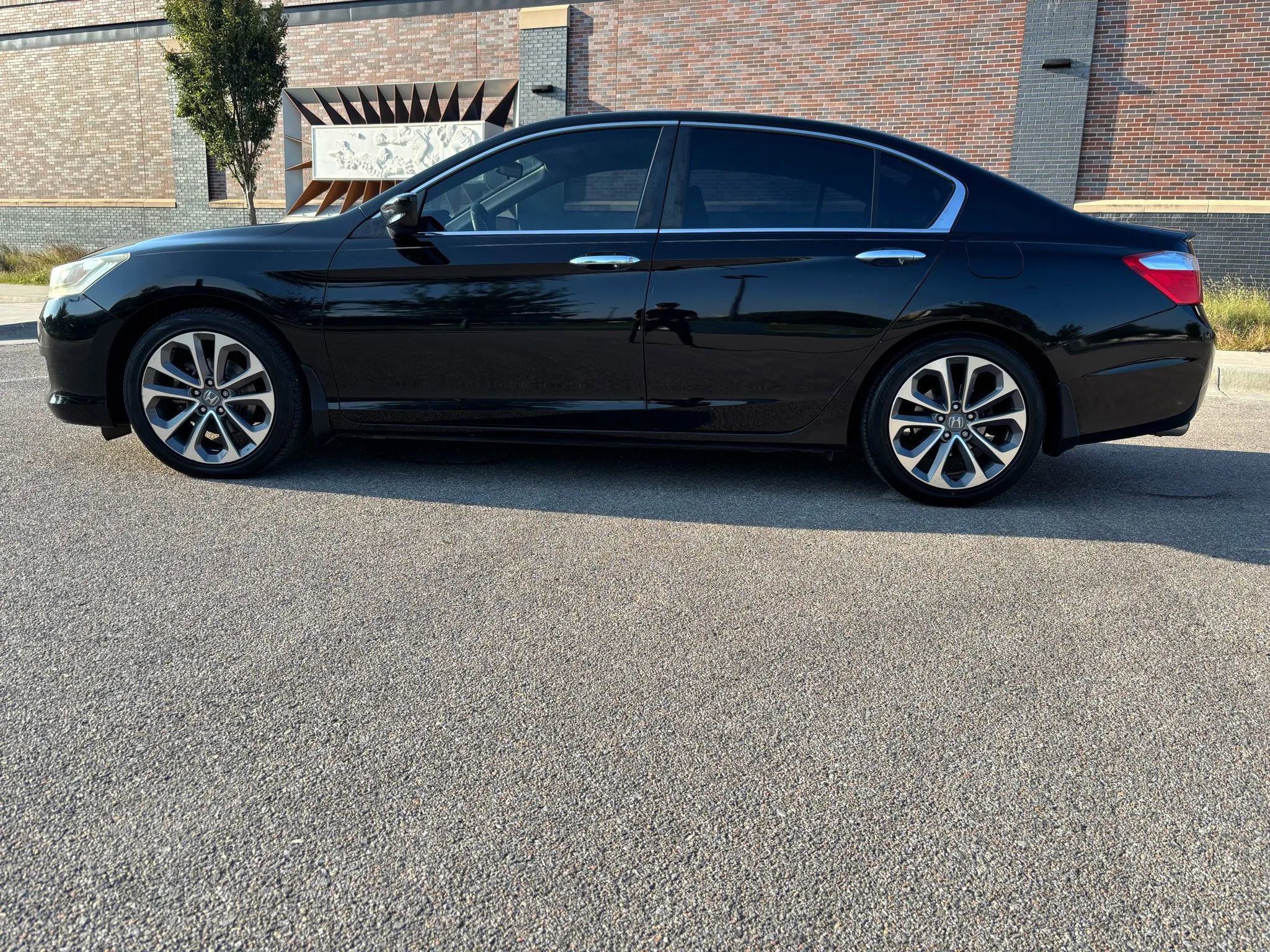 Used 2014 Honda Accord Sport image 4