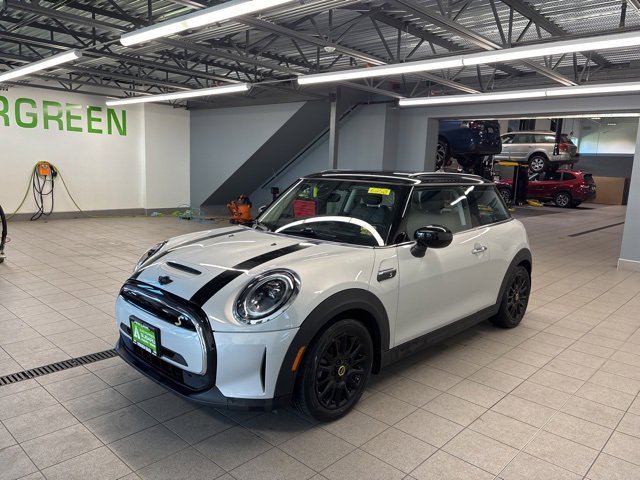 Used 2022 MINI Cooper SE image 3