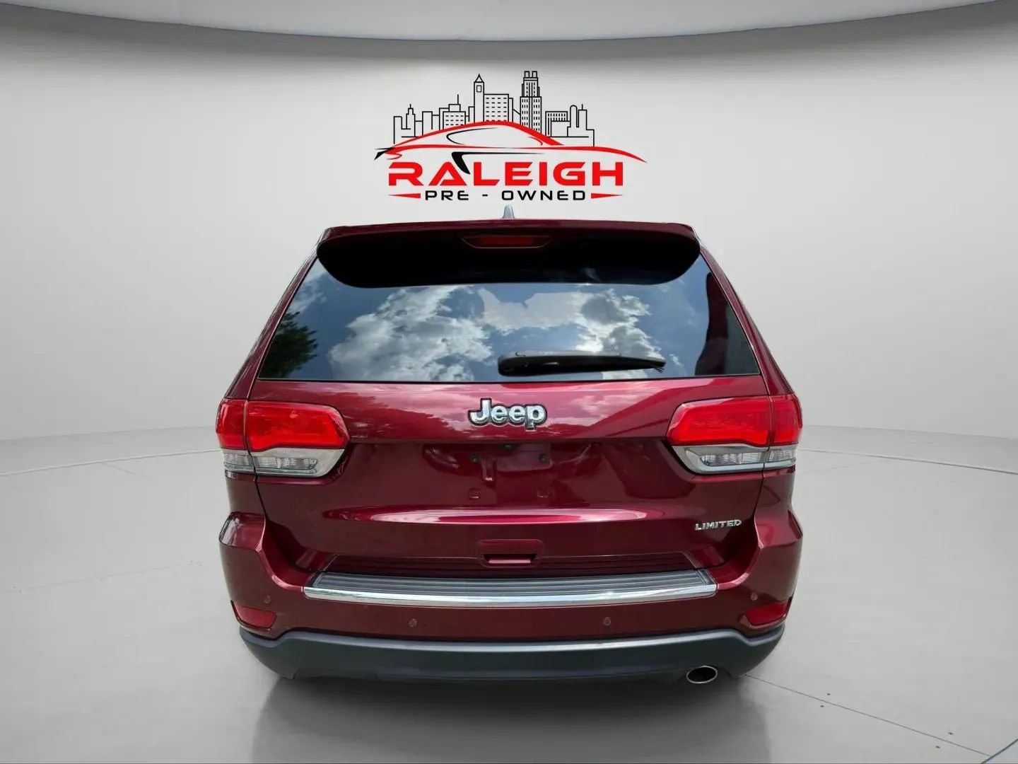 Used 2019 Jeep Grand Cherokee Limited image 3