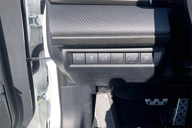 Used 2025 Toyota Camry SE image 28