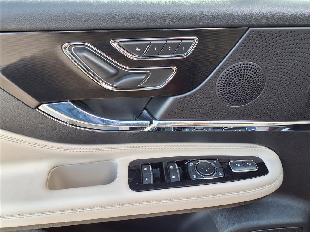 New 2026 Lincoln Corsair Premiere image 9